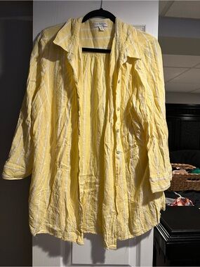 Women’s button down